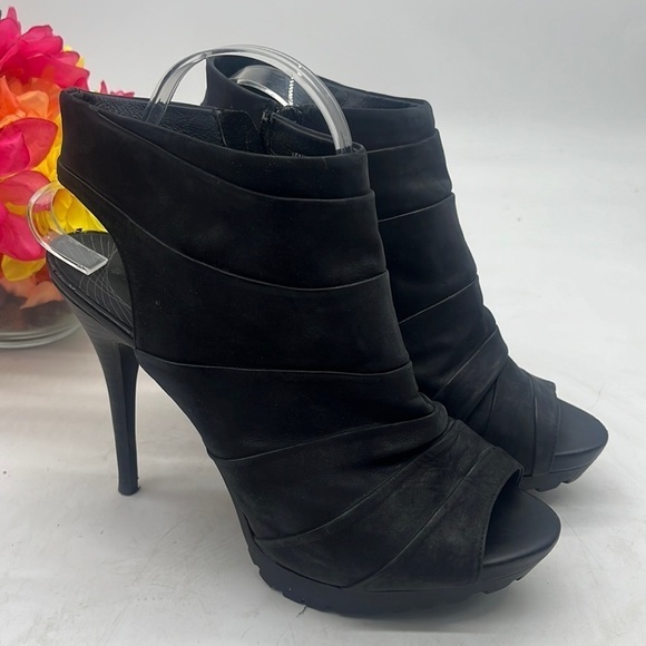 Trouve Black Peep Toe Ankle Boots Size 9.5 BAB4643A - Picture 1 of 10